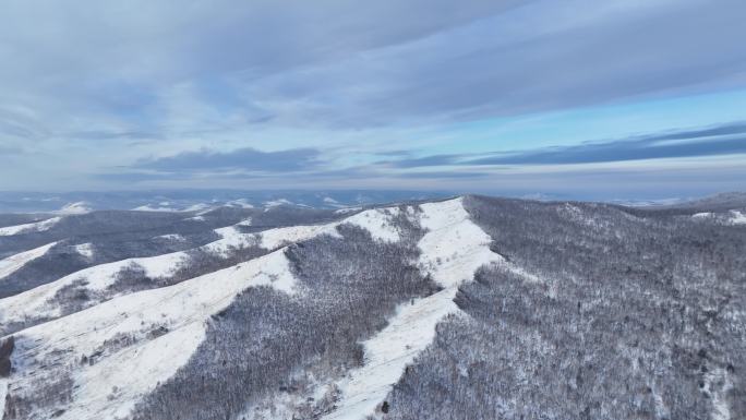 航拍大兴安岭冰雪山峦山林