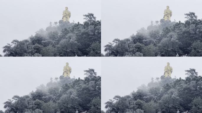 重庆冬天下雪南山大金鹰