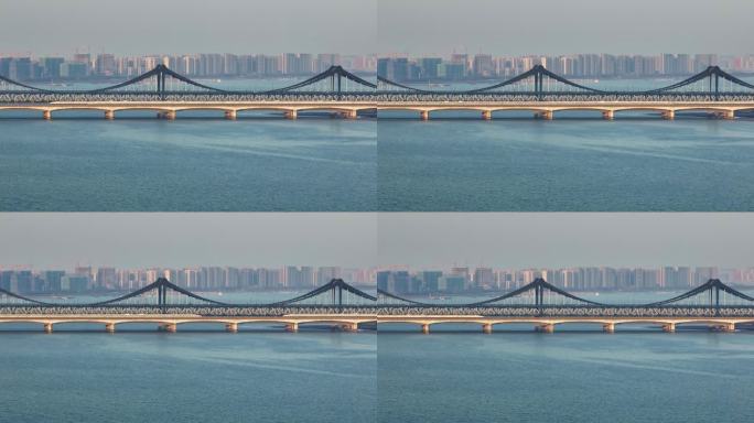 杭州彭埠大桥两列高铁相遇航拍