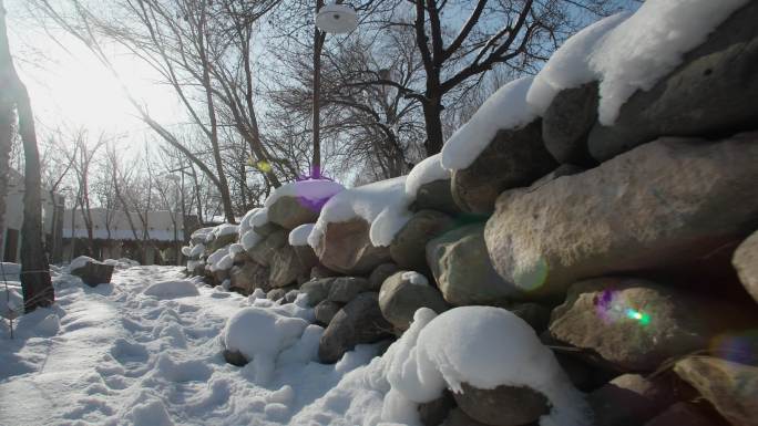 石堆小路积雪-雪后阳光雪景