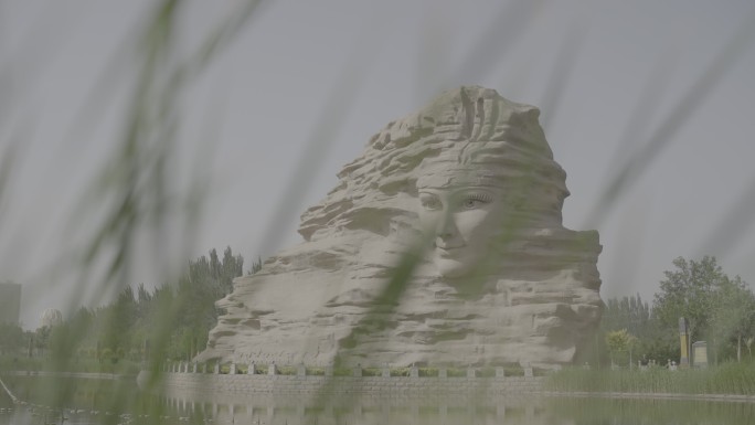 新疆 楼兰 雕像 若羌 夏季
