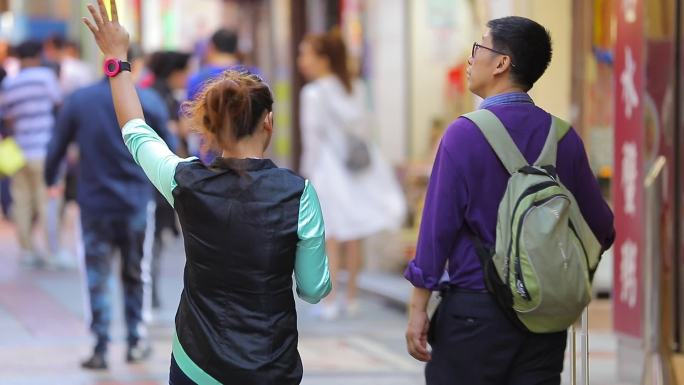 澳门官也街商铺游客