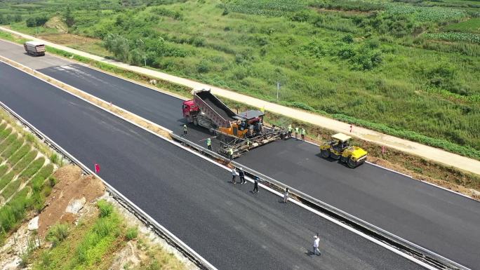 高速路施工 公路建设 铺路 压路机 工程