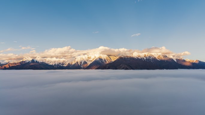 【4K】川西贡嘎雪山群峰日照金山延时