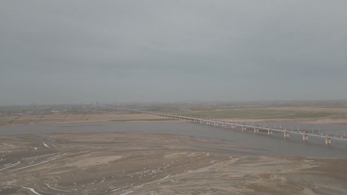 4K航拍冬季黄河公路桥HDR