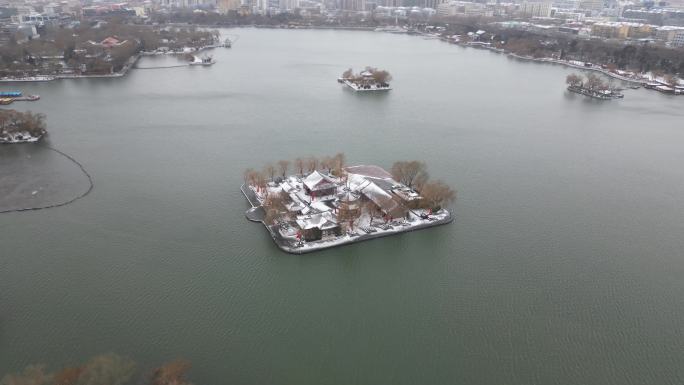 航拍济南大明湖雪景