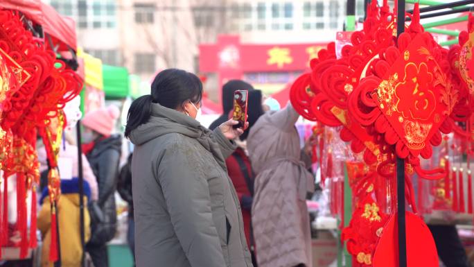 拍摄过年喜气场景