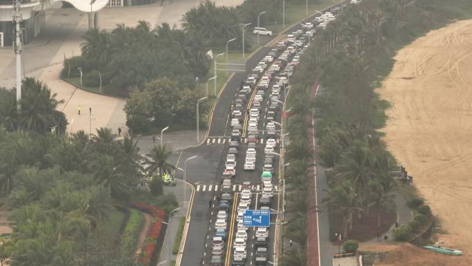 航拍23年1月份海南新海港春节严重堵车