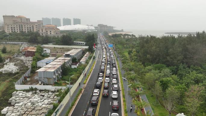 航拍23年1月份海南新海港春节严重堵车