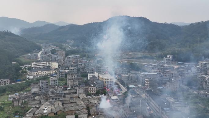 新农村过年放鞭炮烟花