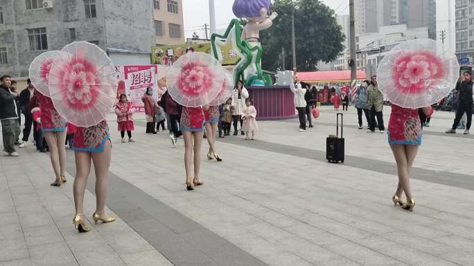 露天舞者 露天广场舞 商业街舞者