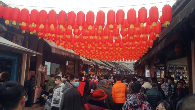 新年挂满红灯笼的街道 4K