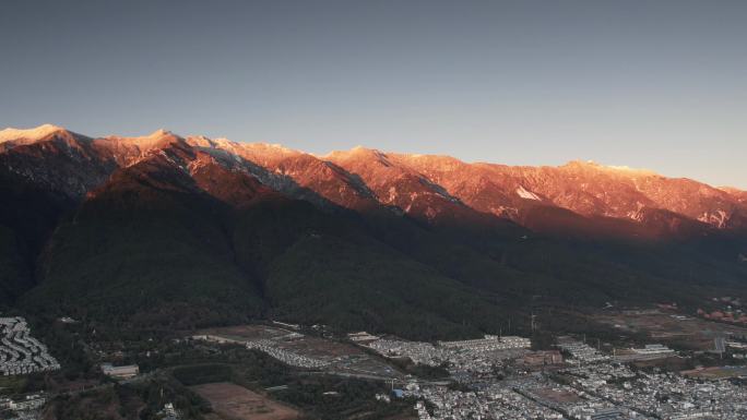 日照金山