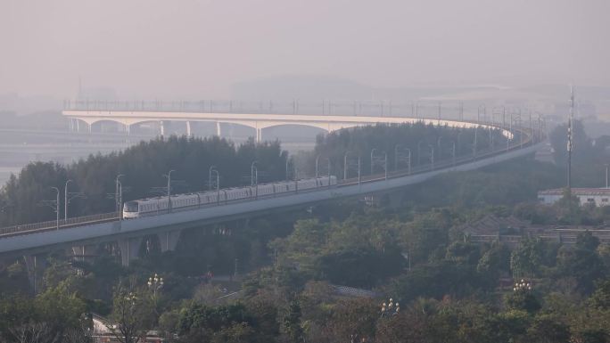 西湾红树林/海边夕阳的地铁交汇