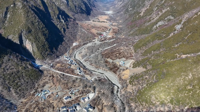 航拍四川阿坝四姑娘山双桥沟景区风光