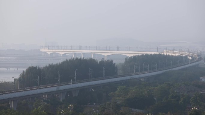 西湾红树林/海边夕阳的地铁交汇