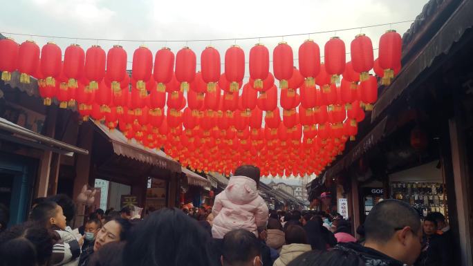 新年挂满红灯笼的街道 4K