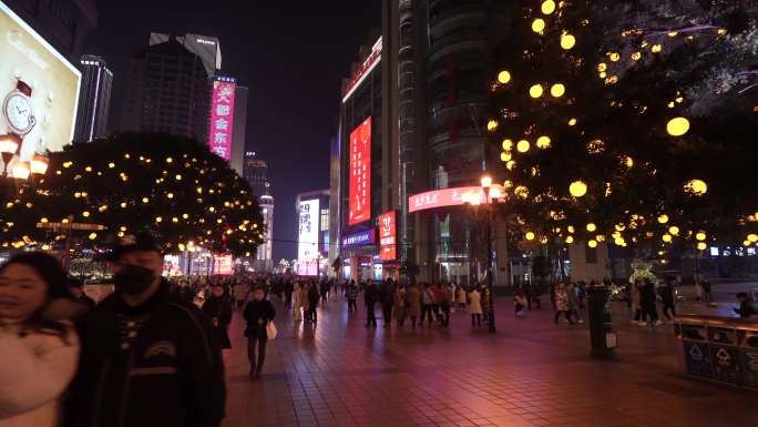 重庆解放碑好吃街春节人群人流实拍素材