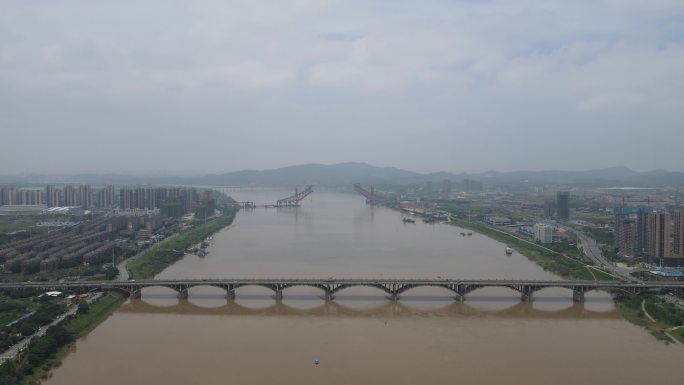 城市航拍湖南株洲石峰大桥交通 (3)