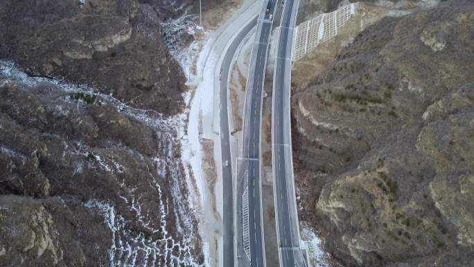 航拍素材.北京白羊沟峡谷高速残雪