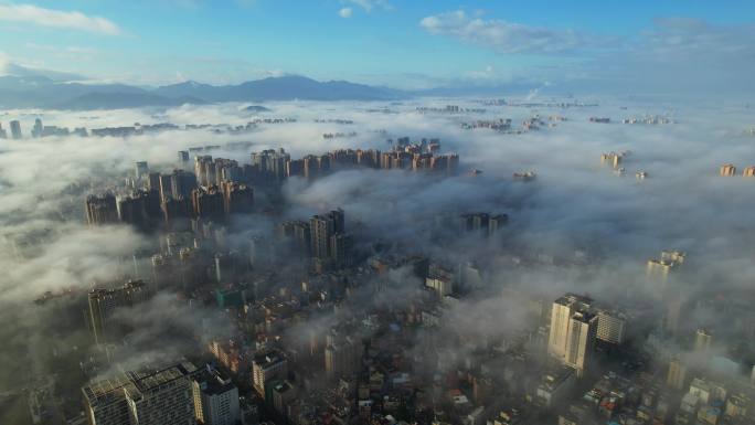 航拍云雾里的惠州惠阳，大亚湾壹中心