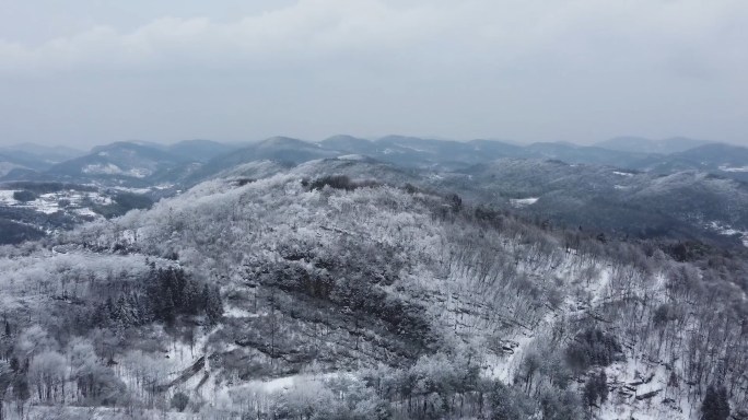 冬日雪地山峰白雪阳春