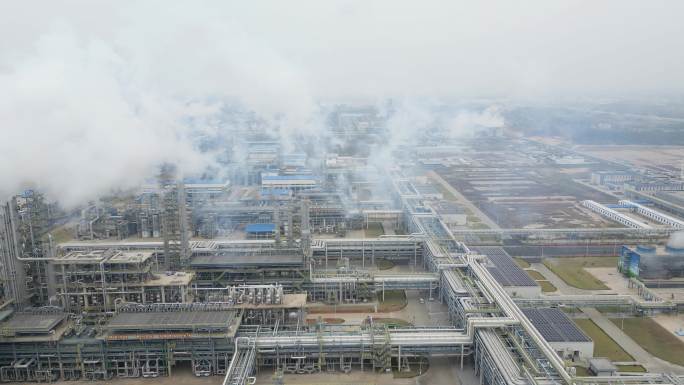 中科炼化航拍炼油厂化工厂废气排放