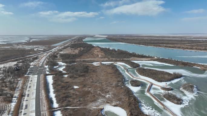 航拍冬日的东营黄河口湿地