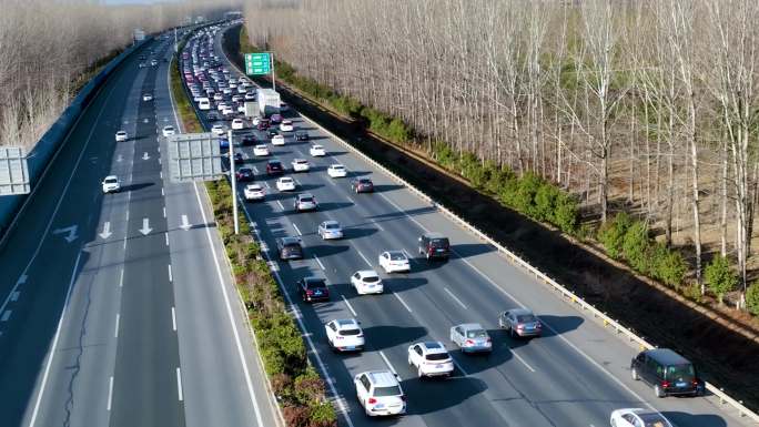 4k堵在京港澳高速的汽车 高速堵车