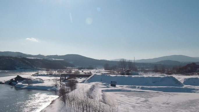 冬季东北旅游窗外林海雪原雪景