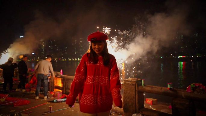除夕夜 跨年十三 放烟花的女孩 情侣