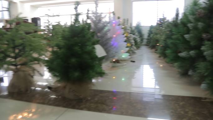 义乌生产工厂圣诞节树装饰成品展示配饰气氛