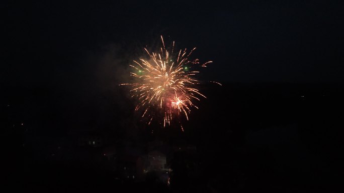 纯黑背景烟花绽放夜景航拍