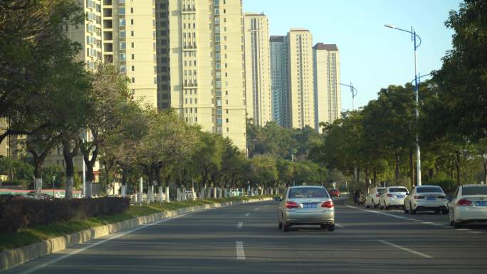 城市道路开车汽车行驶行车记录仪驾驶视角