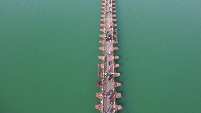 航拍阆中古城嘉陵江浮桥地标风景