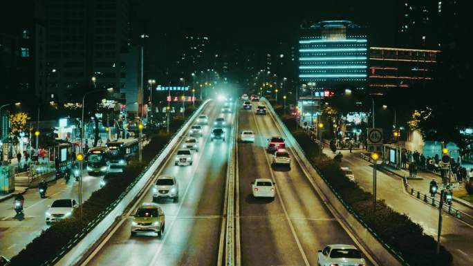 夜晚城市桥上视角拍的车流空镜头1080p