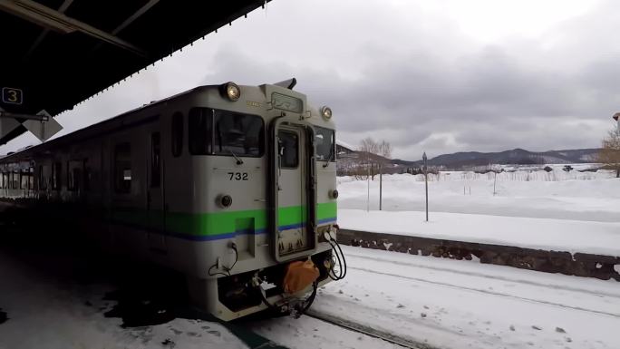 日本北海道列车出站