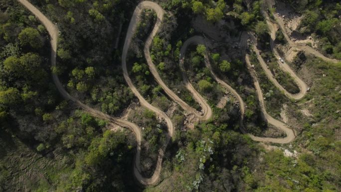 崎岖的山路十八弯