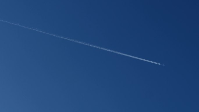 飞机飞过天空 飞机拉线 多组镜头