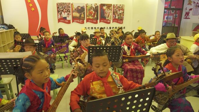 学生 学民乐 民乐特色 民族乐器 音乐课