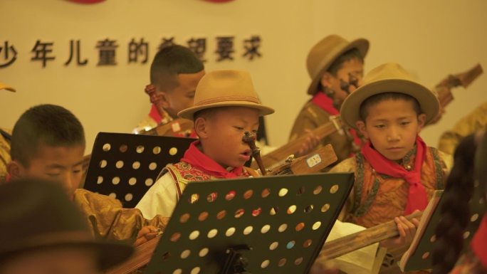 拉萨小学 藏族学生学唱歌 小学生民