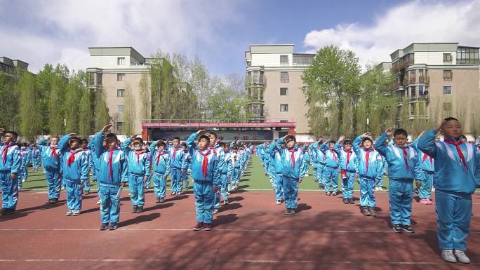 西藏小学 藏族学校升旗 少数民族学校升