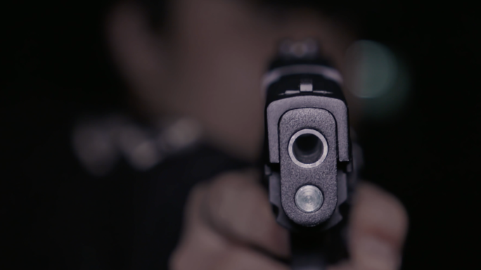 【4K高质感】展现手枪细节与模拟开枪