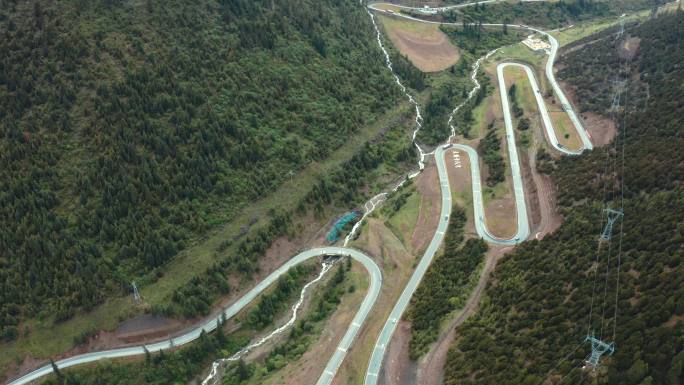 川西318国道天路18湾航拍