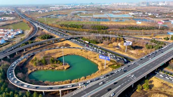 高速公路春节返程高峰