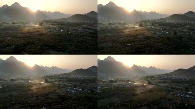 广西桂林乡村晨光晨雾
