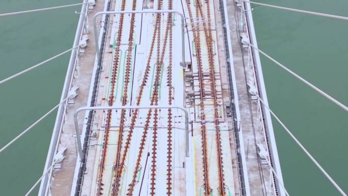 重庆渝中区南纪门轨道大桥地铁轻轨长江航拍