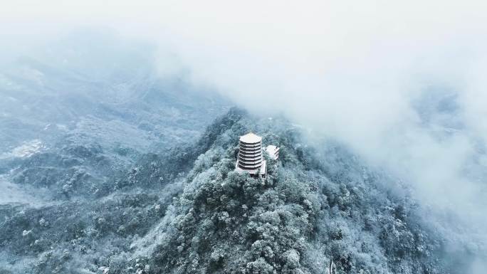 航拍雪后青城山