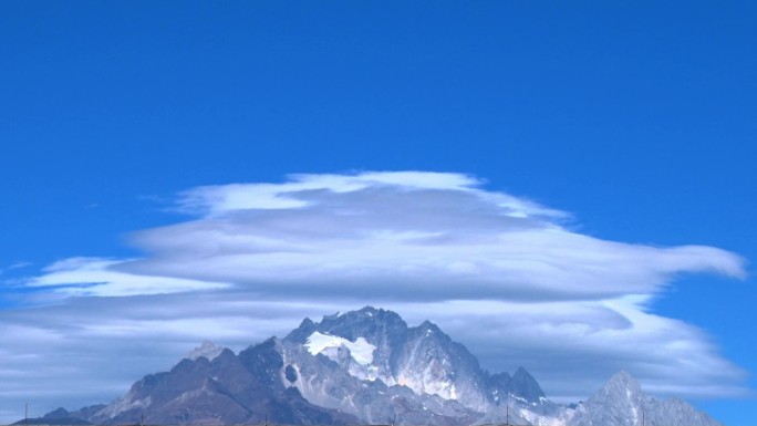 行云流水丽江玉龙雪山