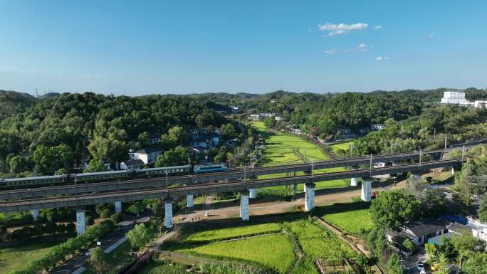 农田稻田铁路乡村振兴周立波故居清溪村